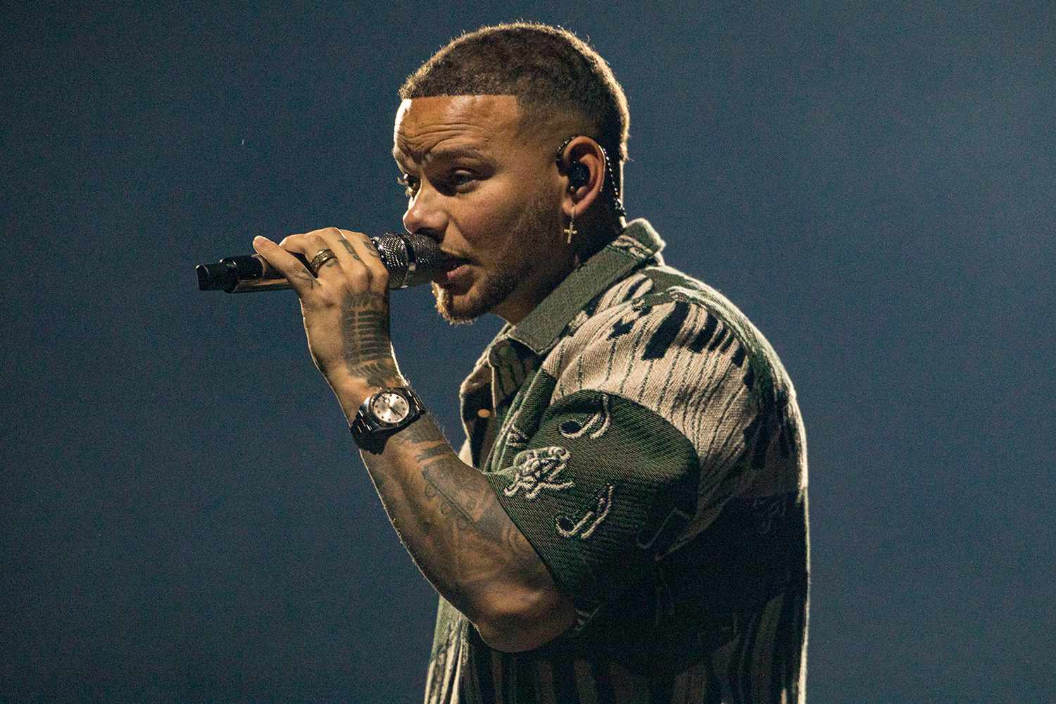 Kane Brown�s �Backseat Driver� Hits the Charts with Genre-Blending Fire�and AirSpins Helped Fuel the Rise